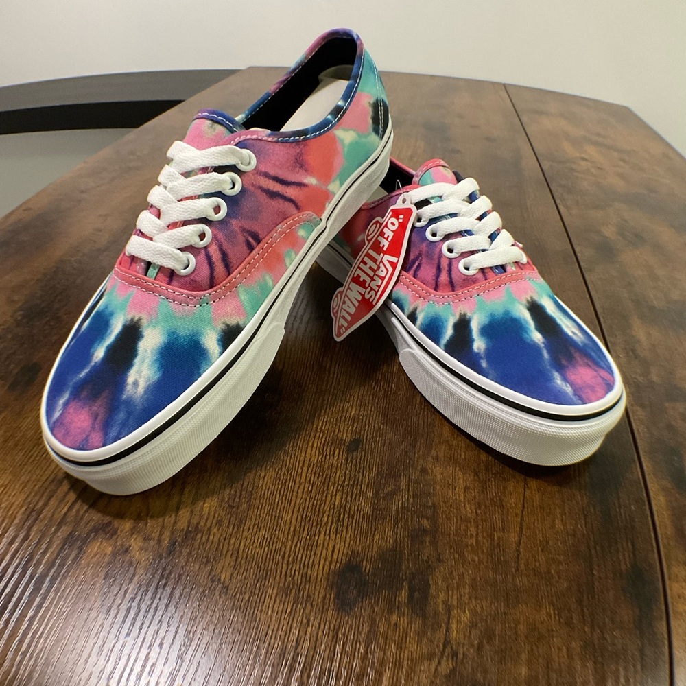 NEW!!! Vans - Unisex Authentic Shoes